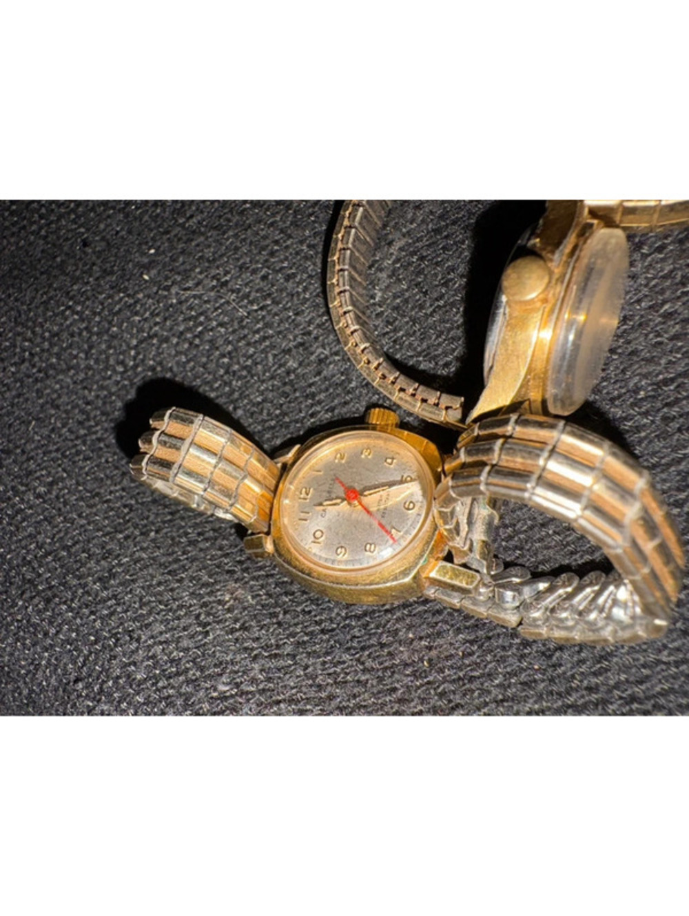 2 running 1972&78 caravelle woman's stretch band watches